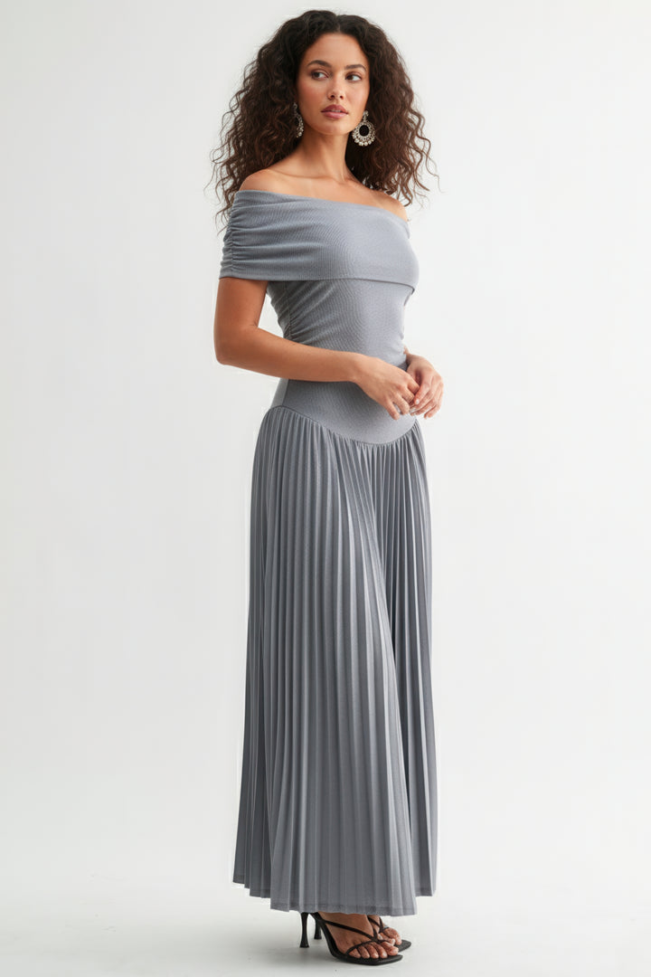 The Dréa Off-Shoulder Dress