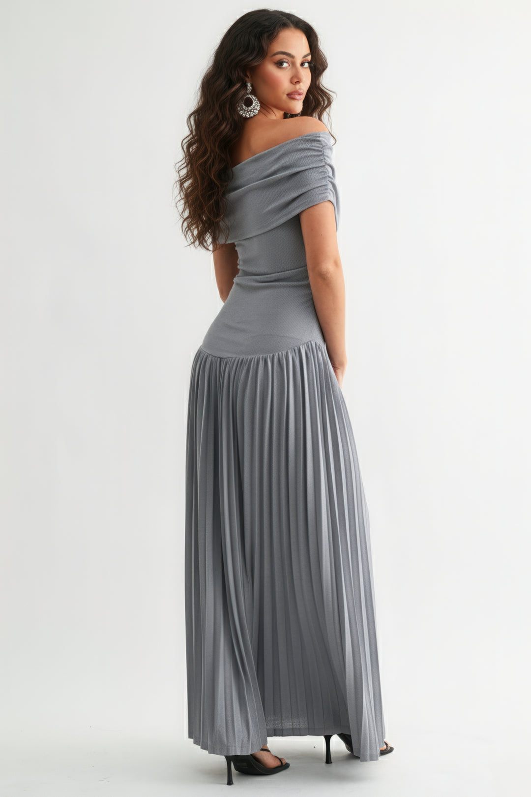The Dréa Off-Shoulder Dress
