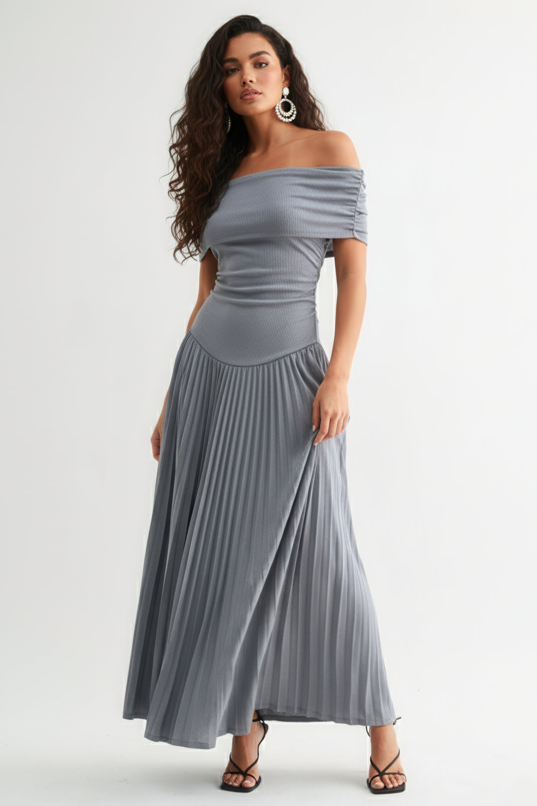 The Dréa Off-Shoulder Dress